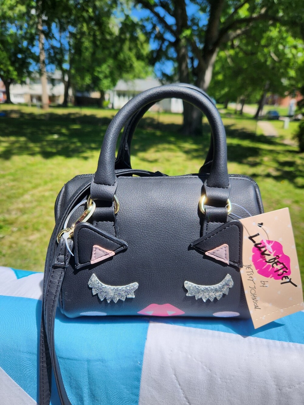 Betsey Johnson Black Cat Vampire Handbag Crossbody NWT - Picture 2 of 7